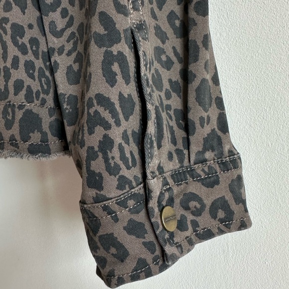 Sanctuary Leopard Animal Print Snap Front Jacket - Picture 9 of 11